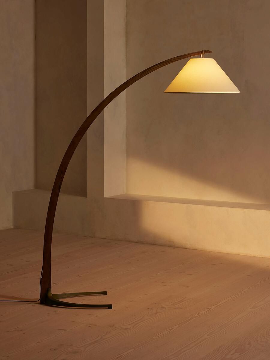 Stand floor lamp