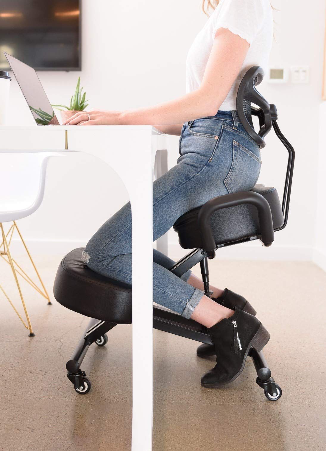 The Benefits of Investing in a Back Support Office Chair for Improved Posture and Comfort