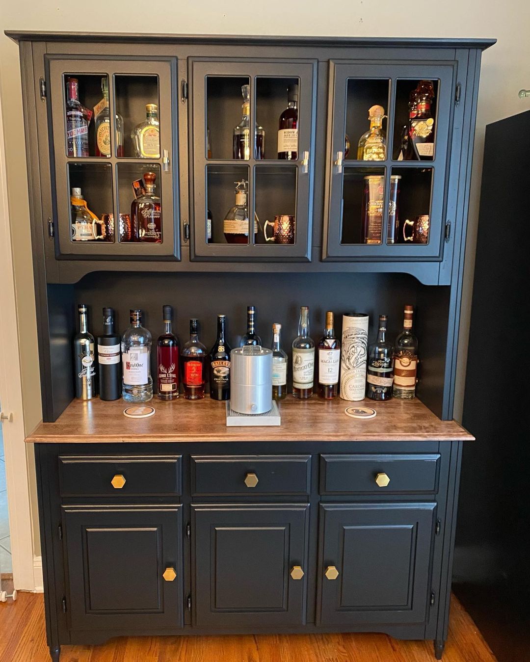 The Ultimate Guide to Choosing the Perfect Bar Hutch for Your Home