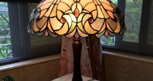 Tiffany table lamp