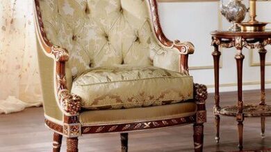 Traditional Armchairs