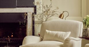 Traditional Armchairs