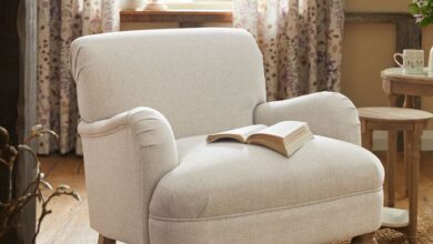 Traditional Armchairs