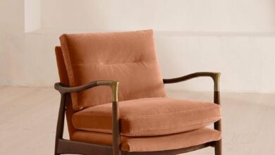 Traditional Armchairs