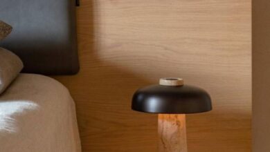 Traditional desk lamp