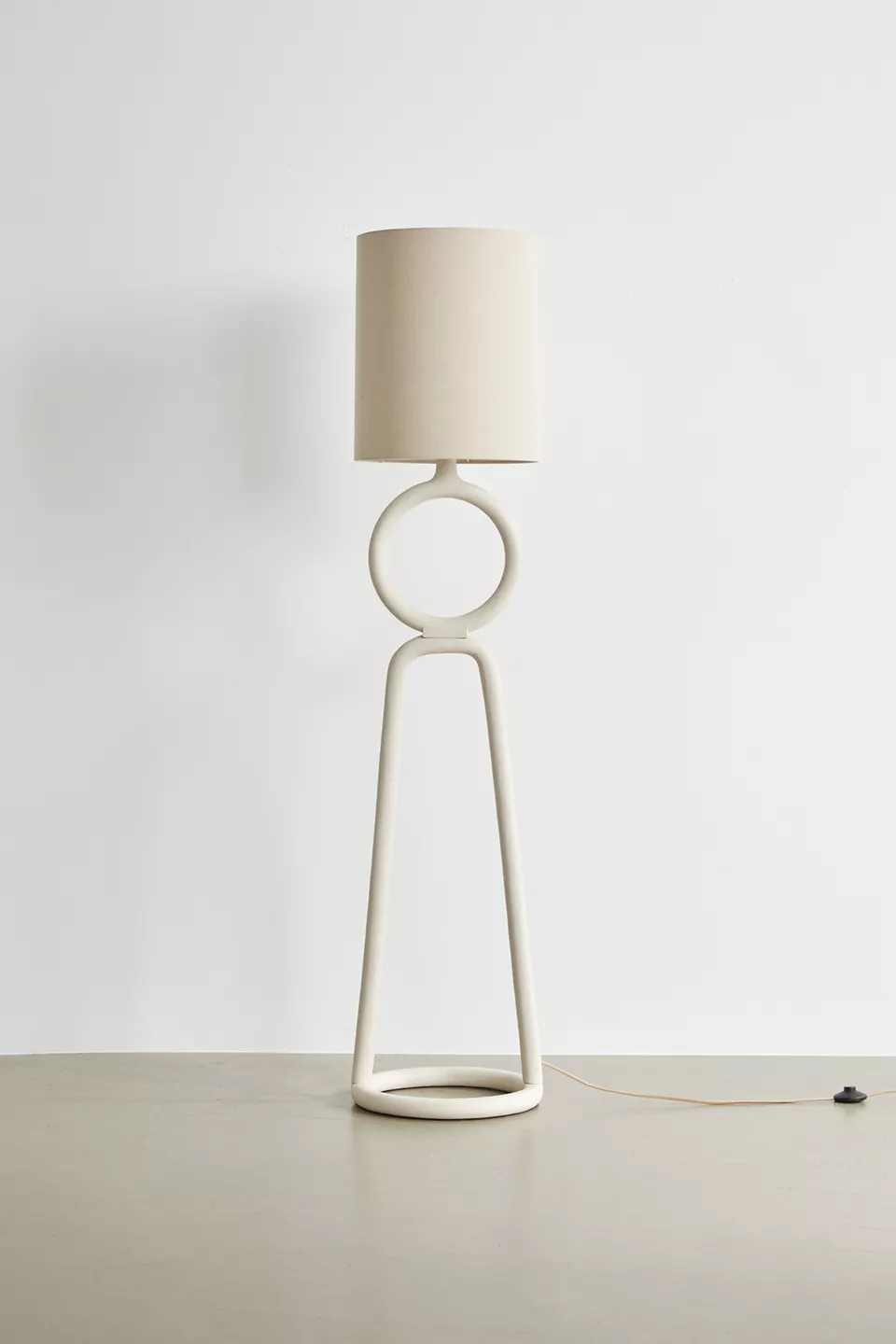 Trendy Floor Lamps: Illuminate Your Space in Style