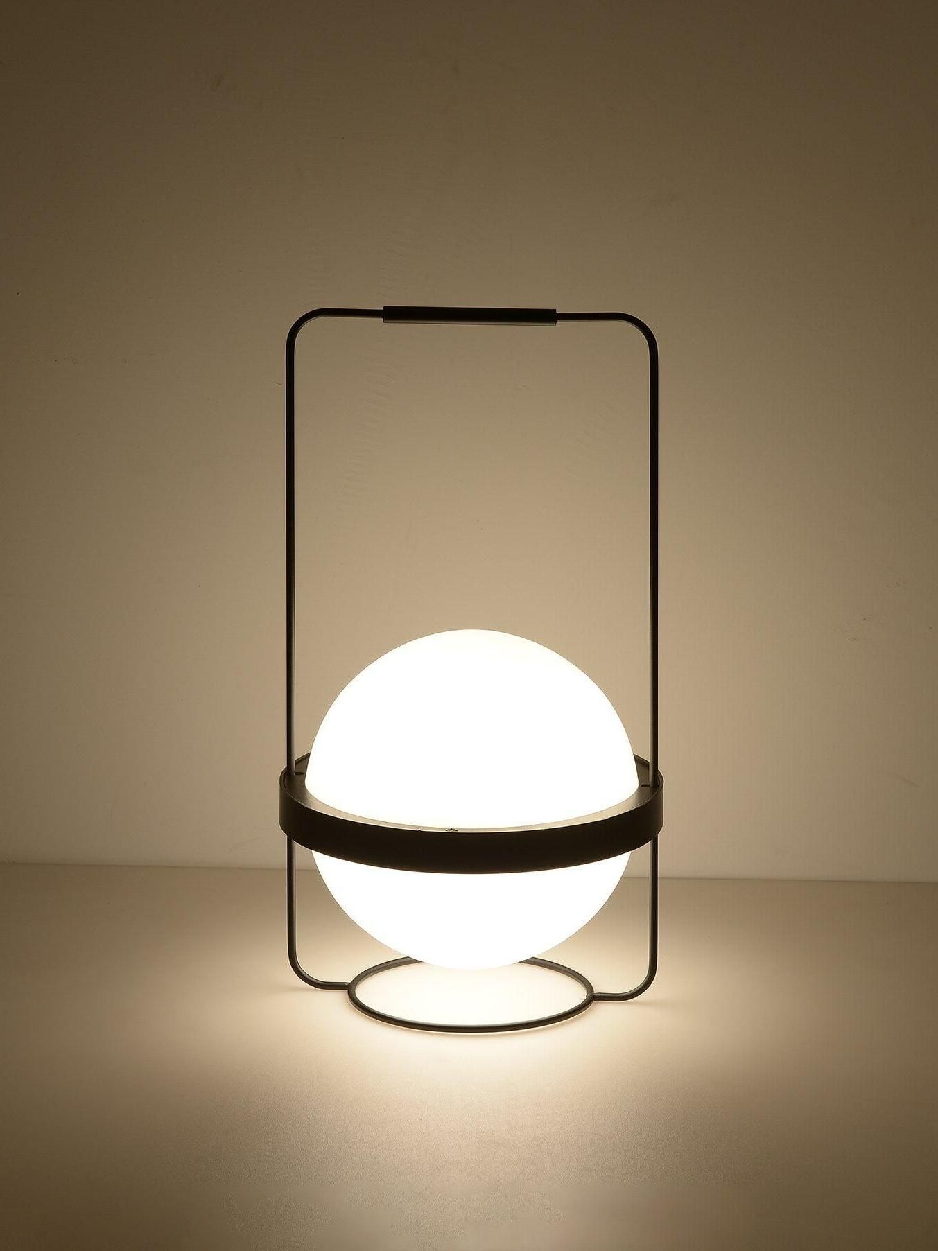 Trendy table lamp for modern home décor