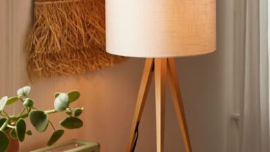 tripod table lamp