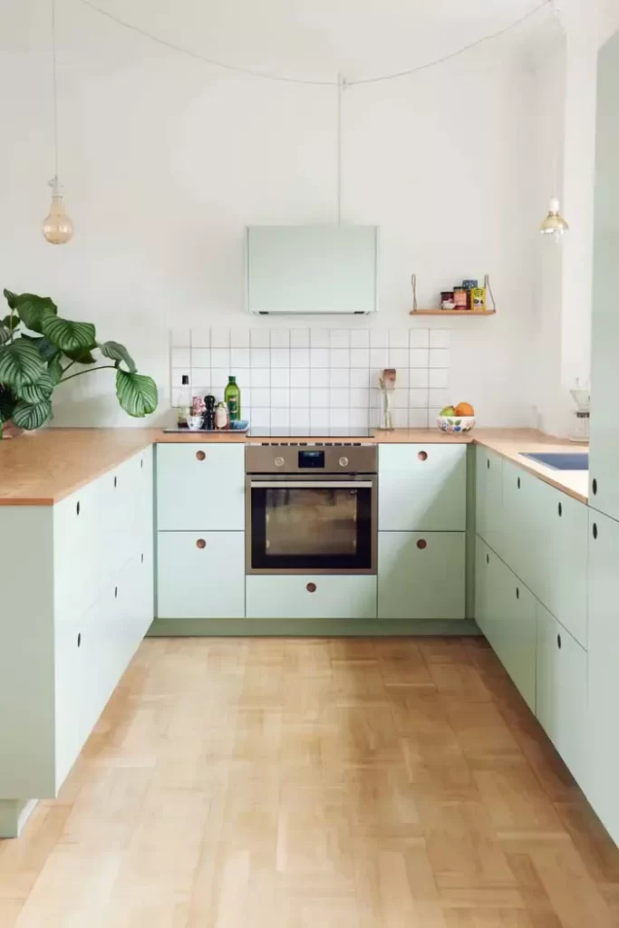 U shaped kitchens