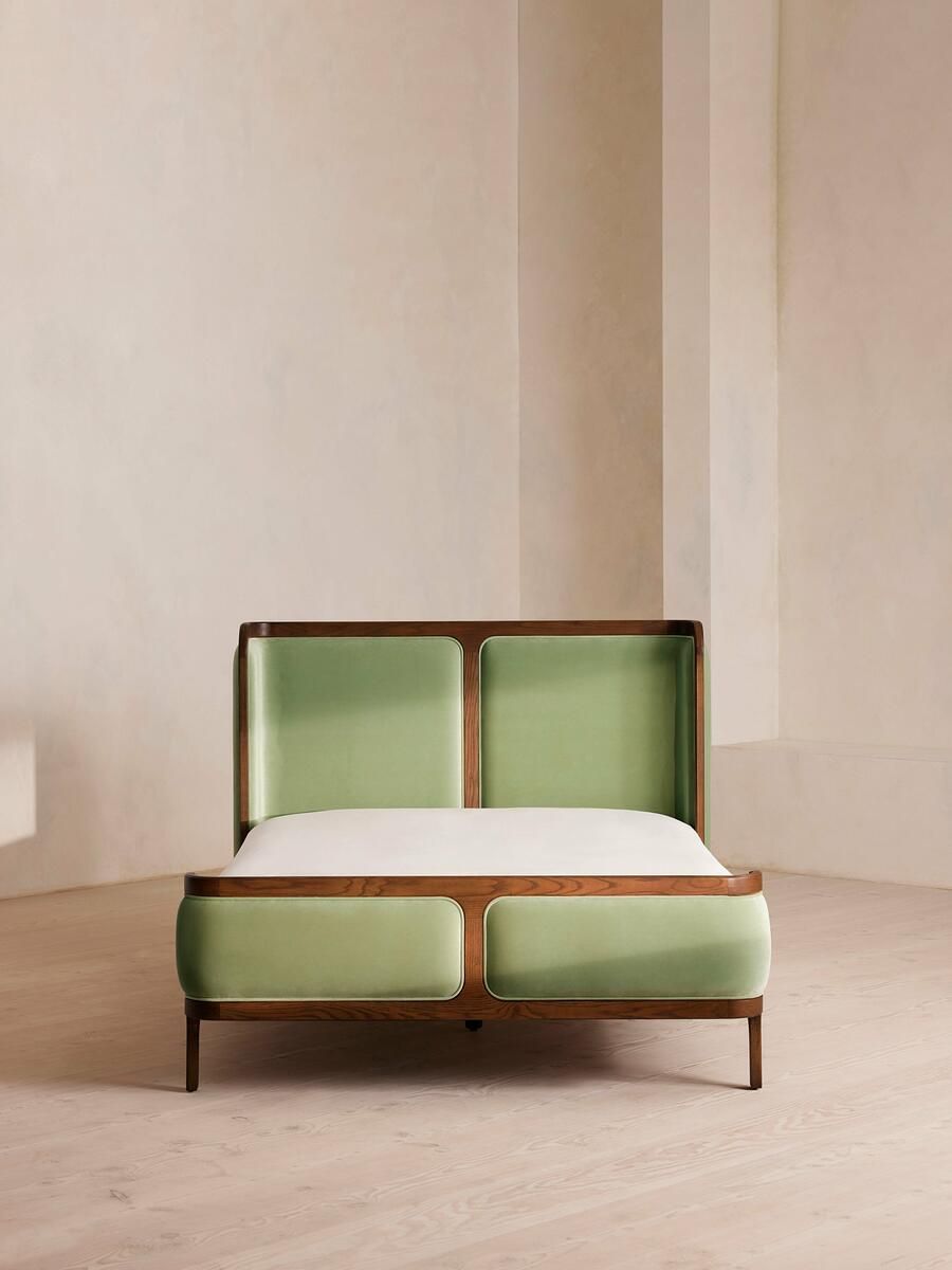 Upholstered bed “Upgrade Your Bedroom with a Stylish Fabric-covered Sleeping Platform”