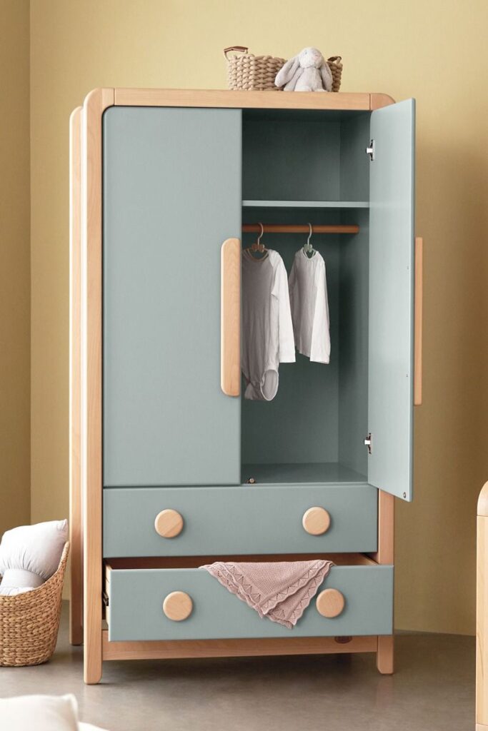 Wardrobes made of beech