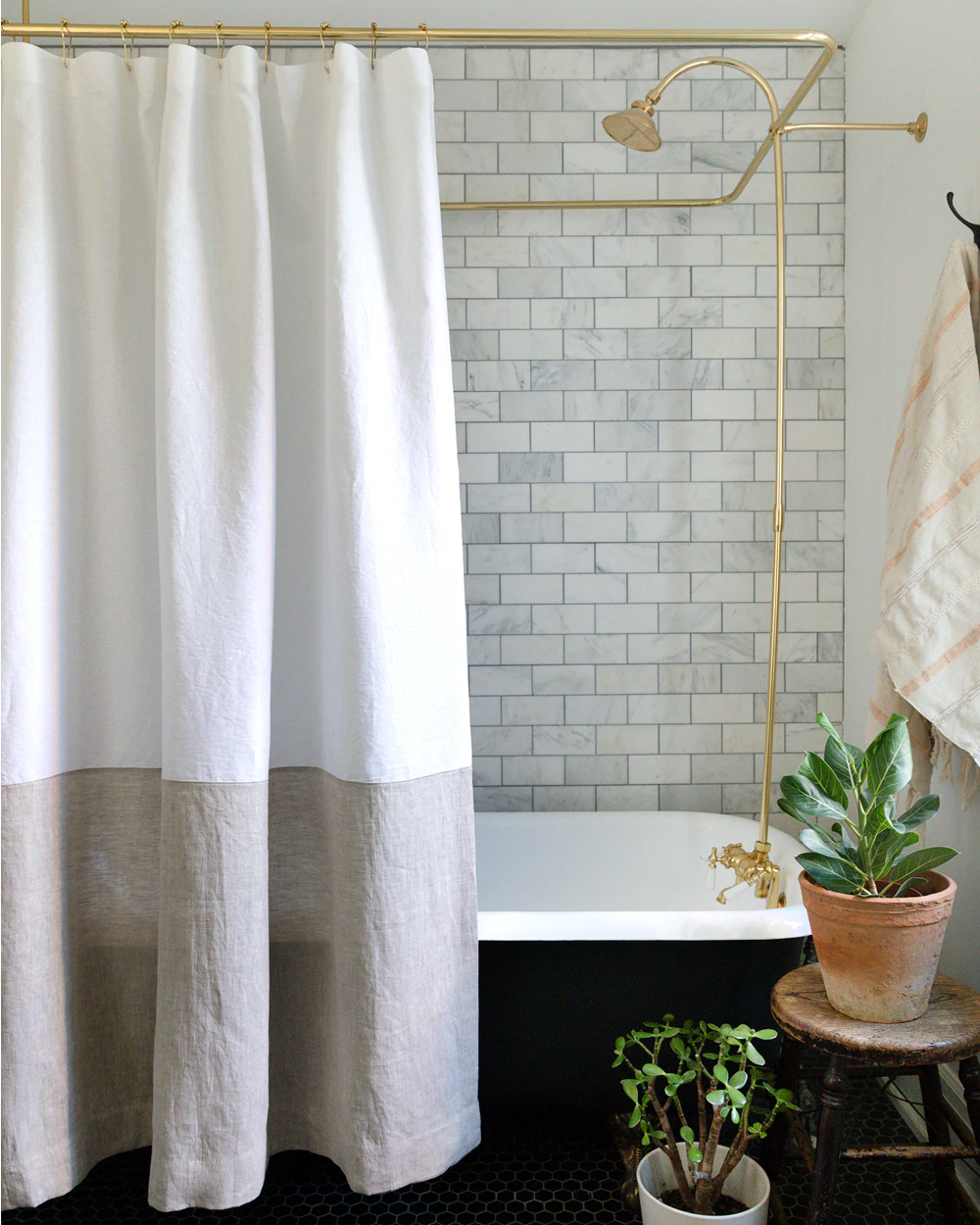 White Shower Curtains The Ultimate Guide to Stylish Bathroom Decor with Light-Colored Shower Curtains