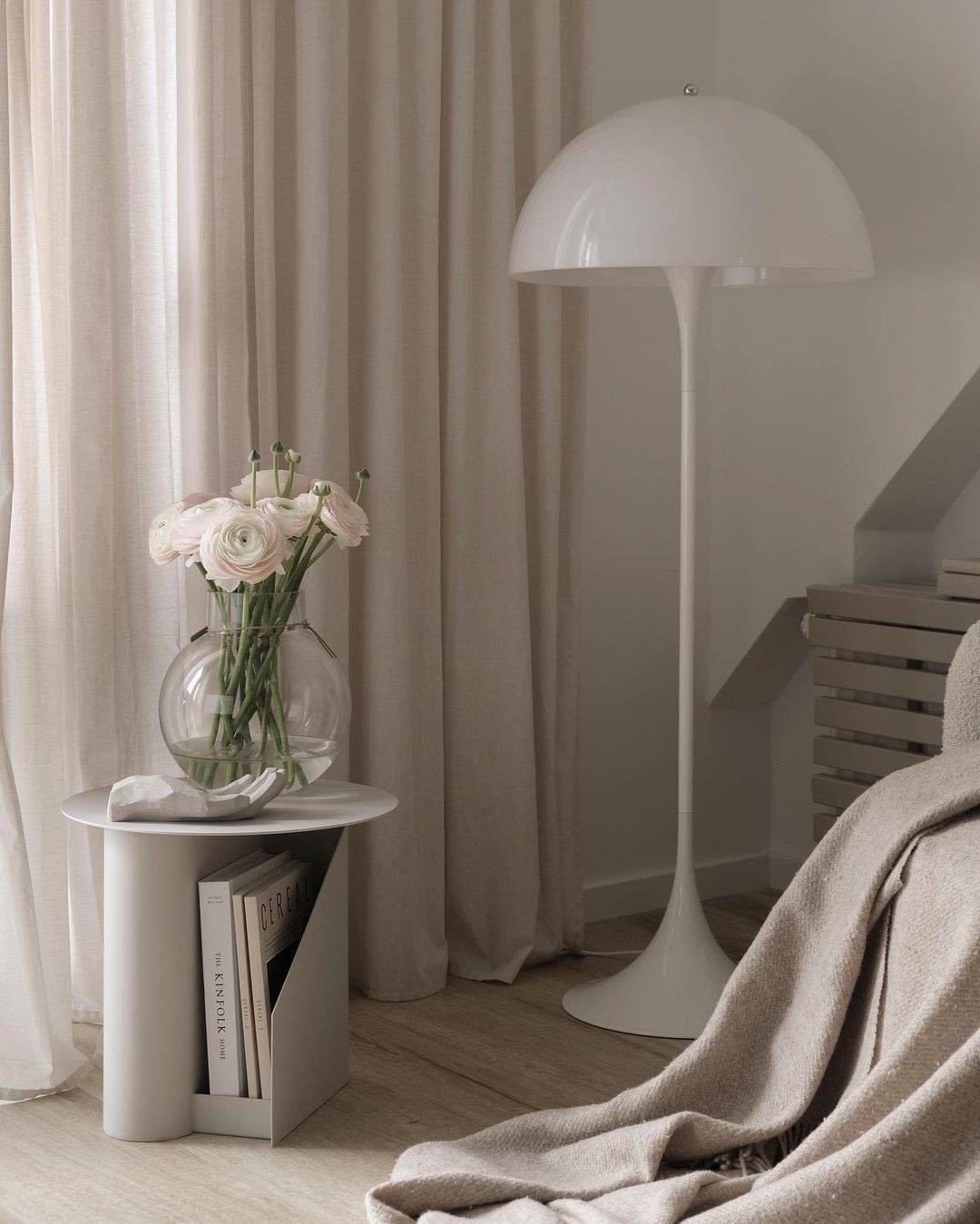 White floor lamp Elegant and Modern Lighting Solution for Any Room