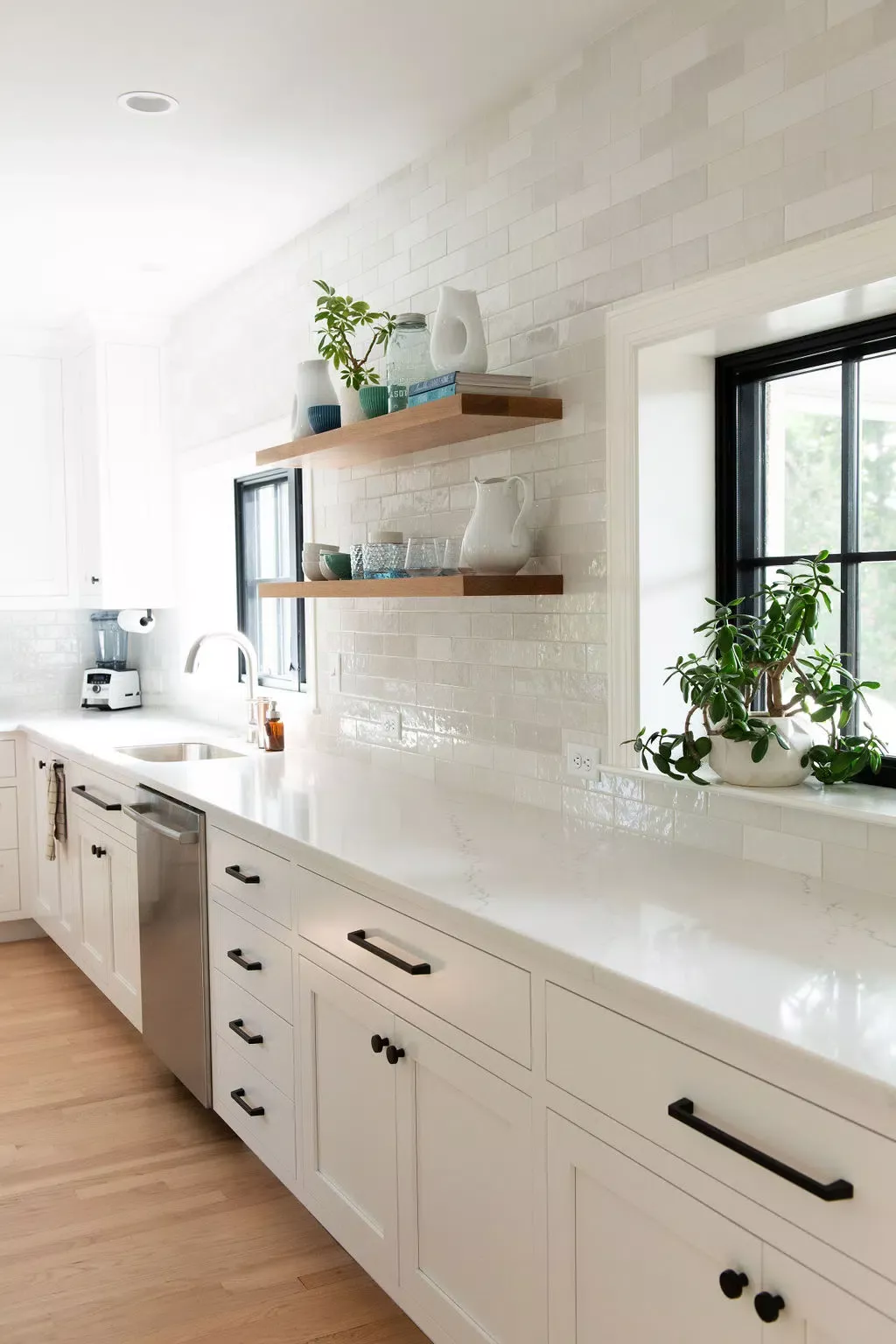 White kitchen Elegant and Timeless Kitchen Design in White Color Palette