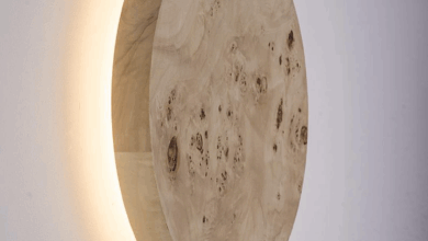 Wooden wall lamp
