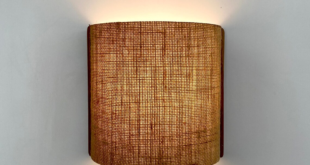 Wooden wall lamp