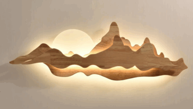 Wooden wall lamp