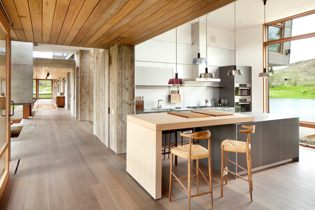 Modern kitchen with wooden floor huum project photos modern-kitchen UZLJHCH