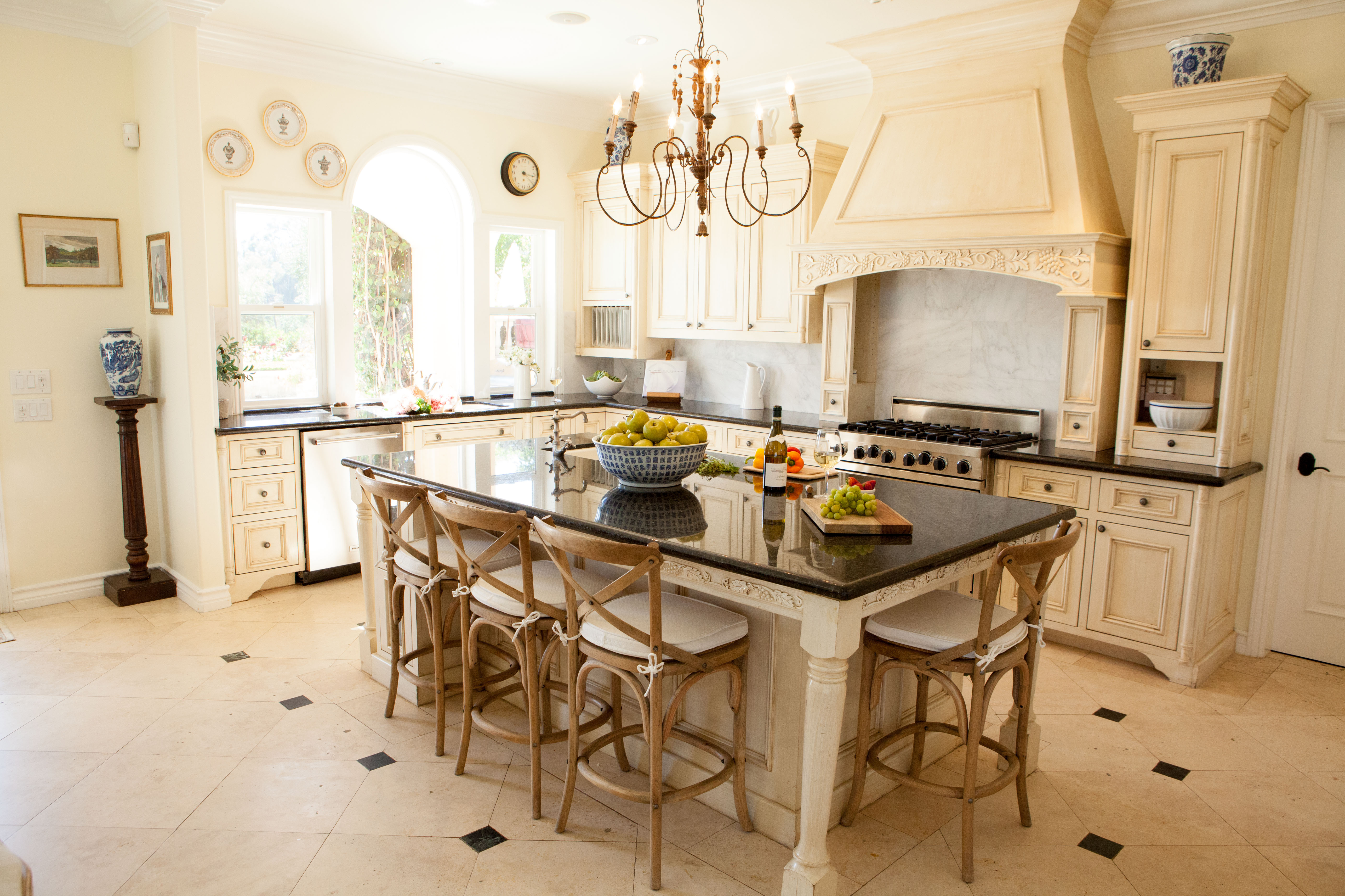 21 French Country Kitchens