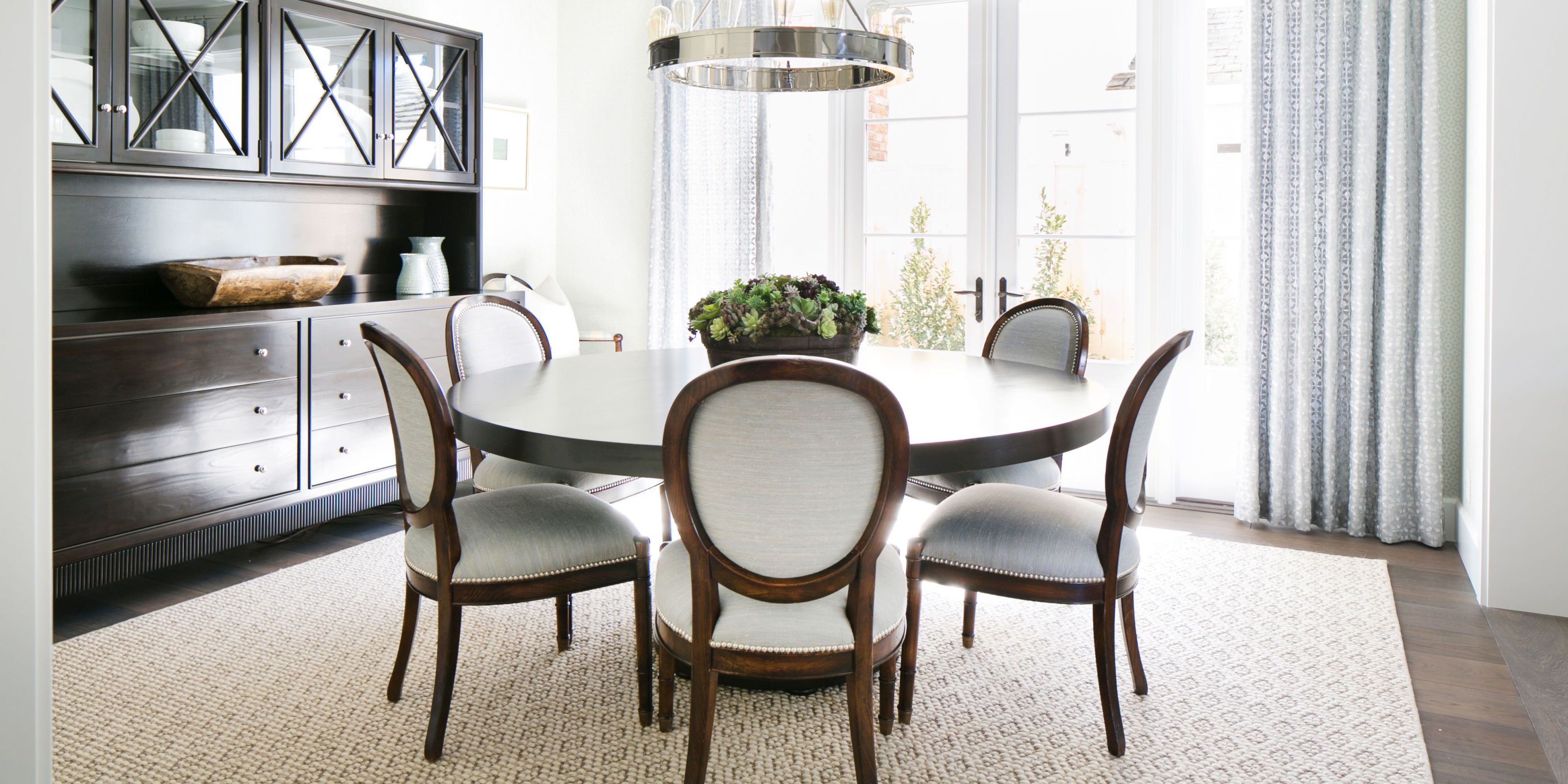 23 Best Round Dining Room Tables For Cozy Feasting