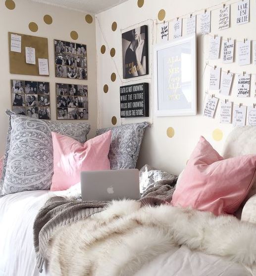 This is one of the cutest dorm room ideas for girls!