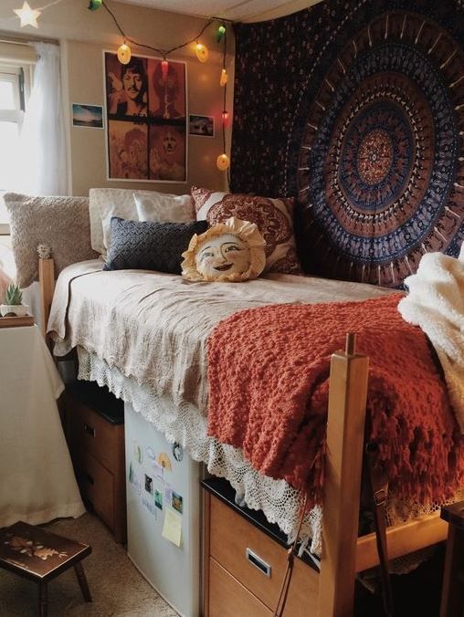 This is one of the cutest dorm room ideas for girls!