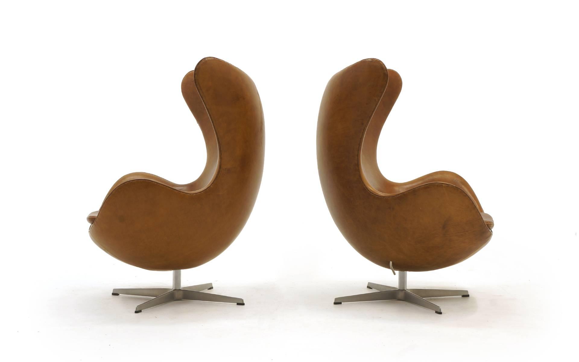 Scandinavian Modern Pair of Arne Jacobsen Egg Chairs in Cognac / Tan  Leather, Made by