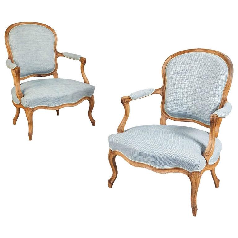 Louis XV Pair of French Armchairs or Fauteuils, Stamped Jean-Jacques  Pothier For Sale