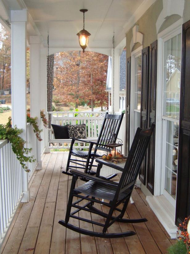 Make your porch appealing with elegant front porch furniture