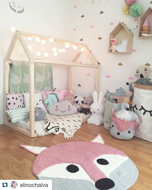 Wow what a gorgeous little girls bedroom!! @elinochalva #fox #playmat  #mooibaby