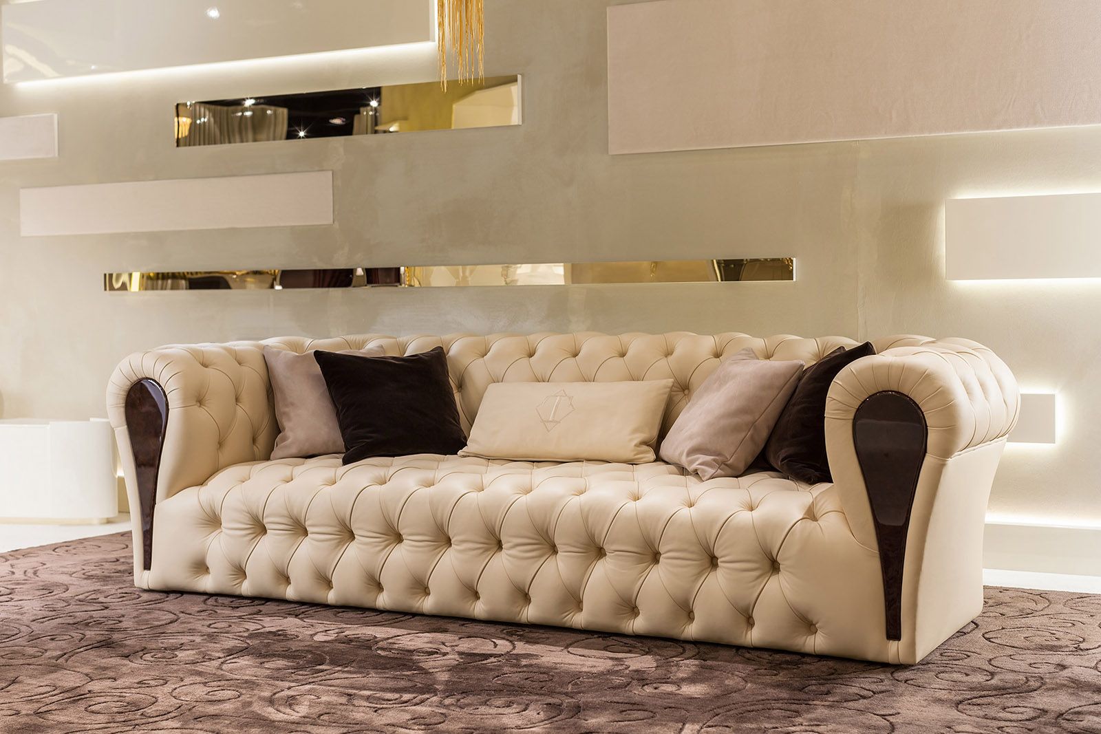 Mayfair Collection www.turri.it Luxury italian capitonné sofa
