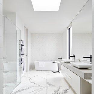 Inspiration for a mid-sized modern master marble floor bathroom remodel in  Melbourne with flat