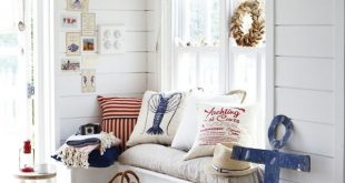 Cute, nautical decor in a wonderfully decorated nook