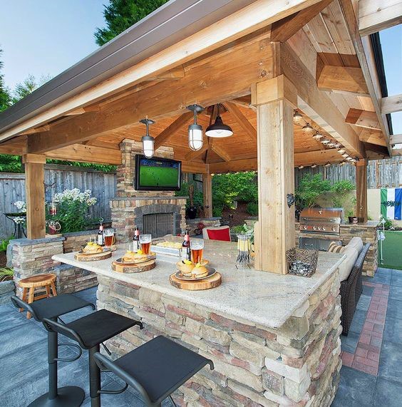 Celebrate your day in luxurious outdoor bars