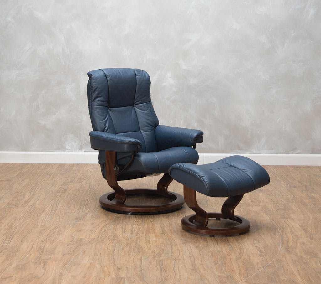 Stressless by Ekornes Mayfair Small Chair & Ottoman
