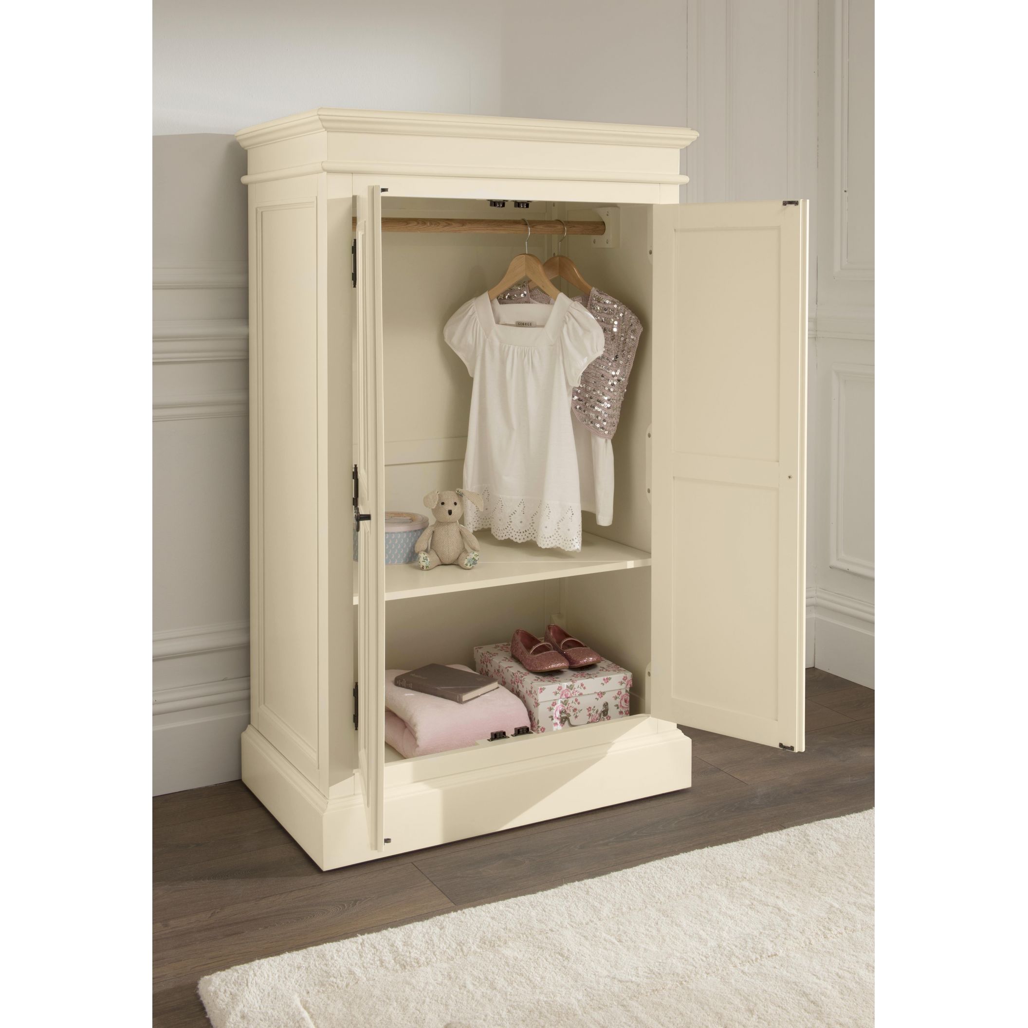 Small Wardrobes for a Smart Collection of Clothes and Perfumes