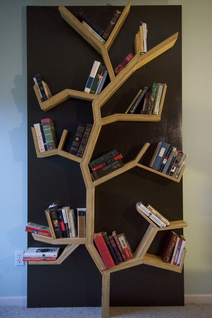 Picture of Tree Bookshelf DIY
