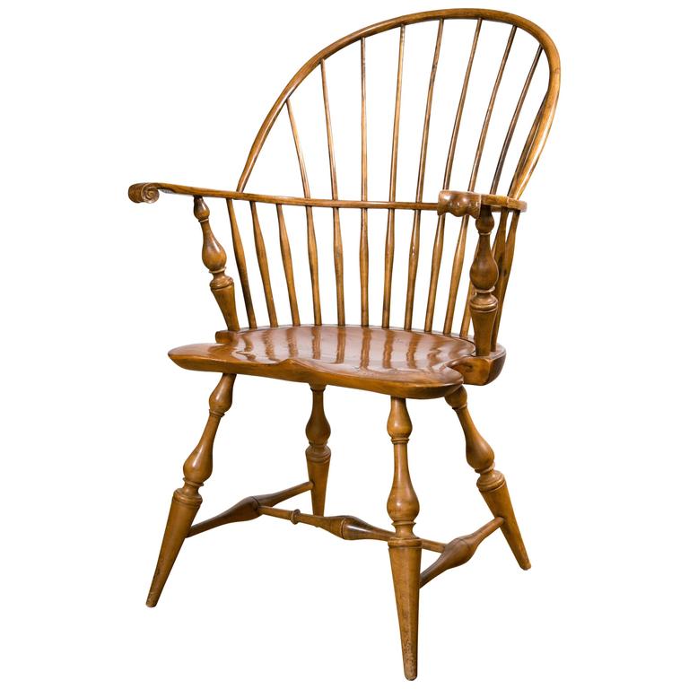 Knuckle Arm Windsor Chair For Sale