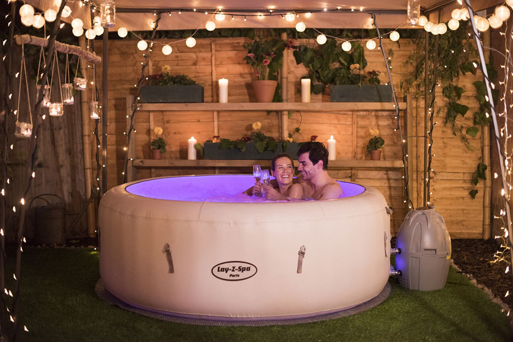 17_lay-z-spa_paris _-_ pair_with_flutes__1 5 The most popular inflatable hot tubs of 2018