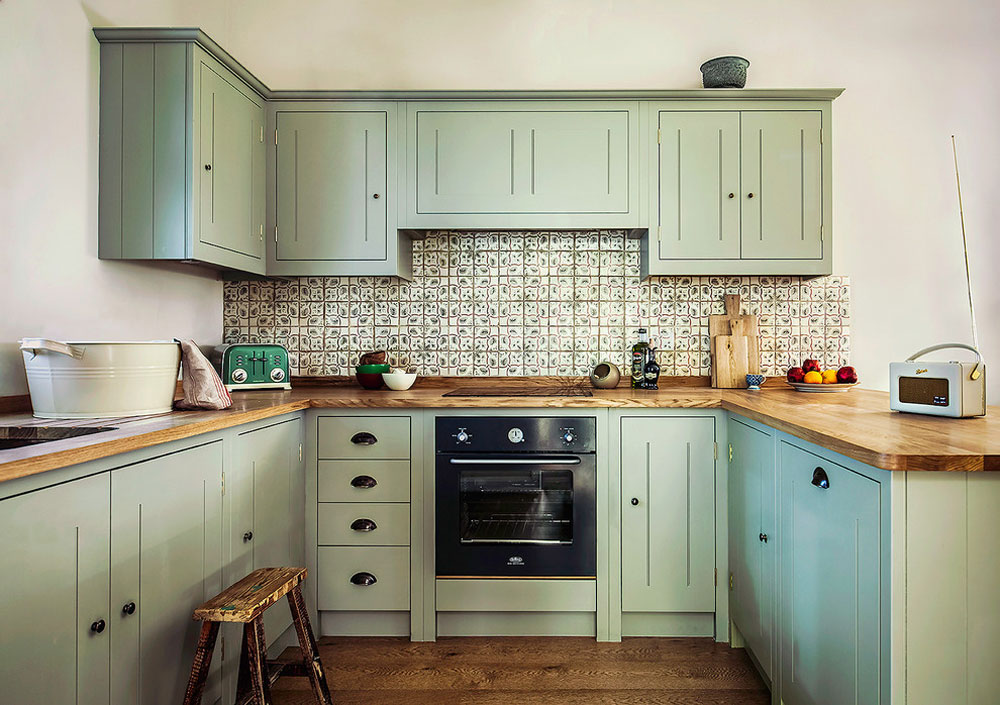 Bailie-Scott-House-kitchen-by-British-Standard-by-Plain-English Green kitchen: ideas, decor, curtains and accessories
