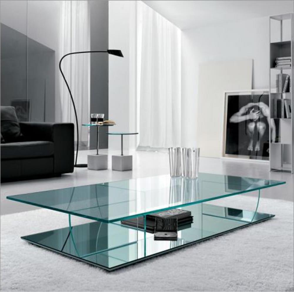 Modern-Glass-Coffee-Table-in-the-Minimalist-House 6 Beautiful glass products to improve your interior design in a modern way