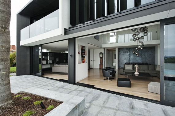 cls11 Modern black and white dream house: Lucerne House by Daniel Marshall Architects