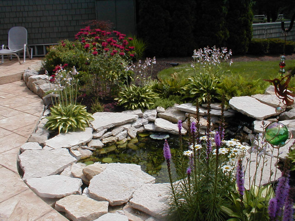 Create a Unique Back Yard With These Garden Pond Design Ideas-8 Create a Unique Back Yard With These Garden Pond Design Ideas
