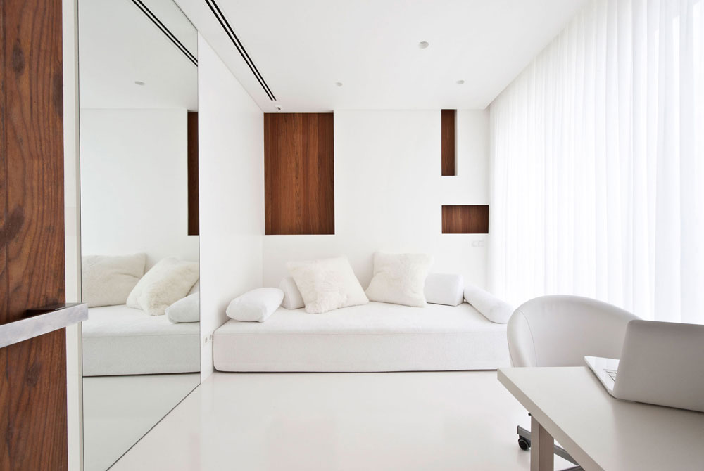 White-Apartment-Interior-Design-Showcase-13 White Apartment Interior Design Showcase