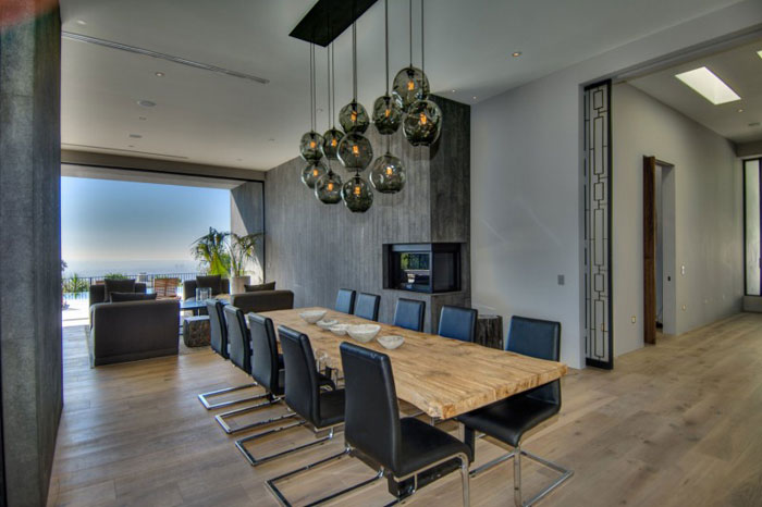 79966281599 Stunning Los Angeles Home With Great Views From La Kaza and Meridith Baer Home