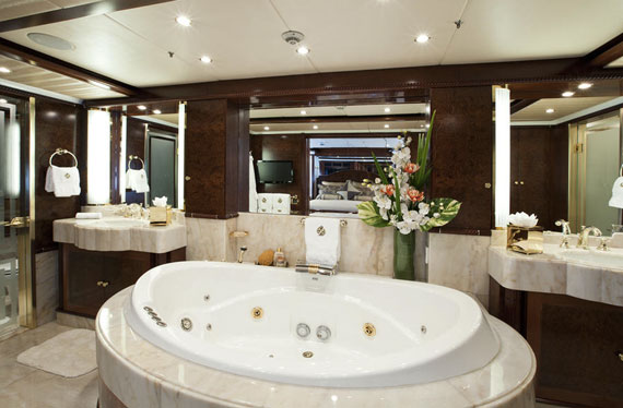 b23 Luxurious master bathroom design ideas that you will love