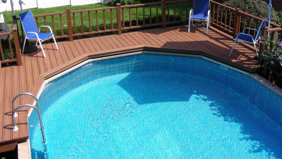 Advantages and disadvantages of having a swimming pool in your garden