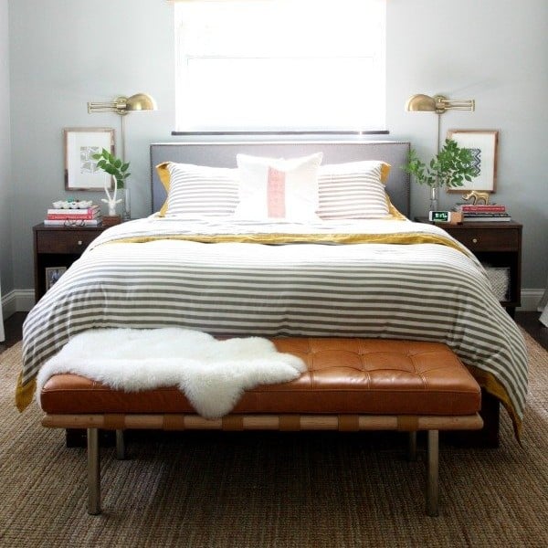 How to make a bedroom cozy