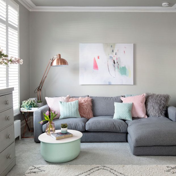 New York interior design living room examples with sleek, modern looks