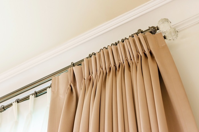 All about curtain pole